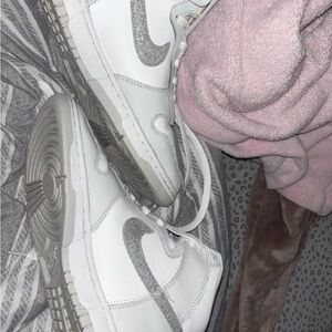 Nike Women's Shoes White and Gray